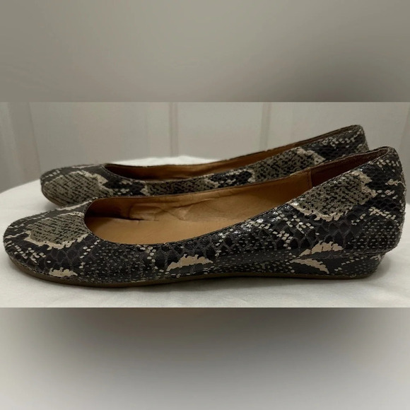 Women’s Nine West Snakeskin Patterned Flats Size 10 - Picture 2 of 6